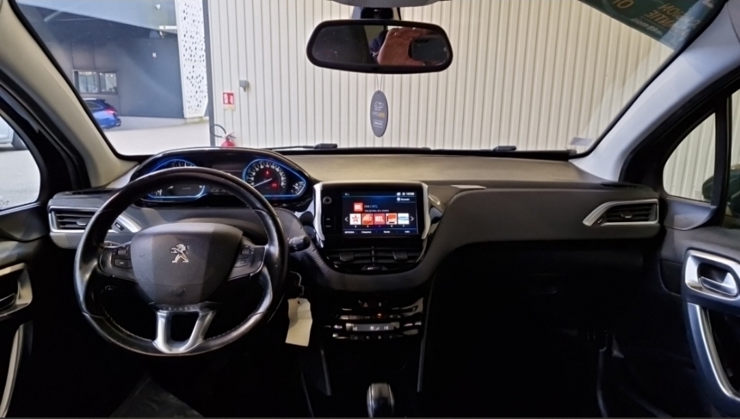 Peugeot 2008 1.6 BlueHDi Crossway - Image 9