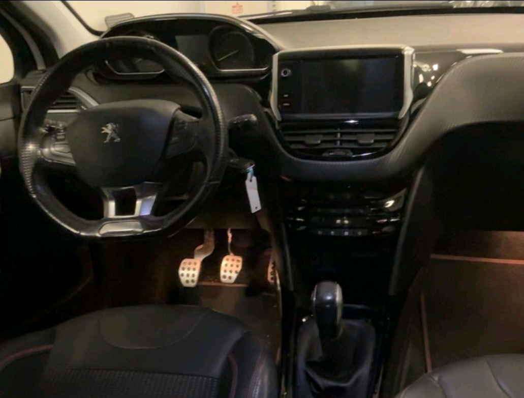 Peugeot 2008 1.2 PureTech GT Line - Image 12