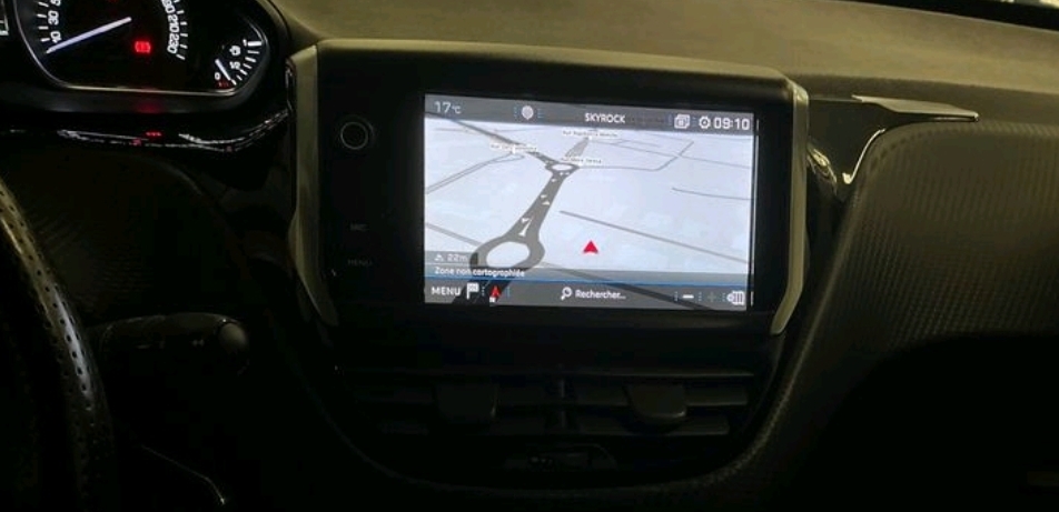 Peugeot 2008 1.2 PureTech GT Line - Image 11